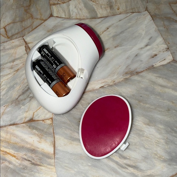 Neutrogena Wave Sonic Spinning Power-Cleanser main image 4